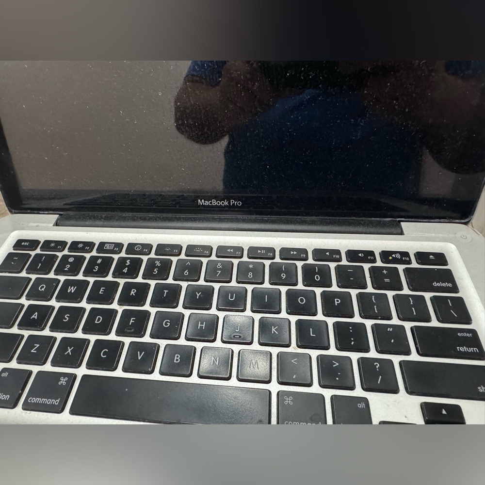 Apple IPhones, IPads, MacBooks, and other devices. PARTS ONLY! - Picture 5 of 10